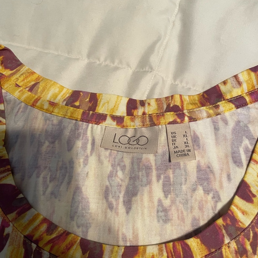 Women’s top - Picture 3 of 4